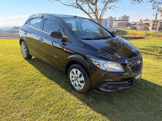 CHEVROLET ONIX 1.4 MPFI LT 8V FLEX 4P MANUAL CHEVROLET ONIX 1.4 MPFI LT 8V FLEX 4P MANUAL